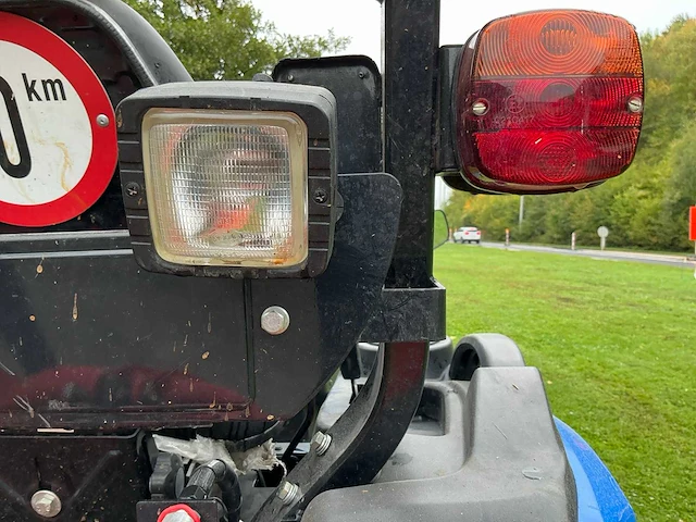 2013 sonalika t2a 4wd landbouwtractor - afbeelding 29 van  38
