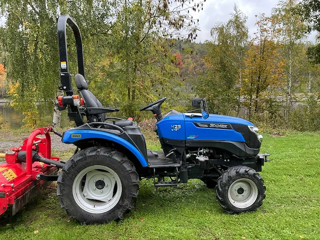 2013 sonalika t2a 4wd landbouwtractor - afbeelding 35 van  38