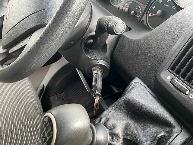 2013 theault f3si first paardenvervoer - afbeelding 17 van  31