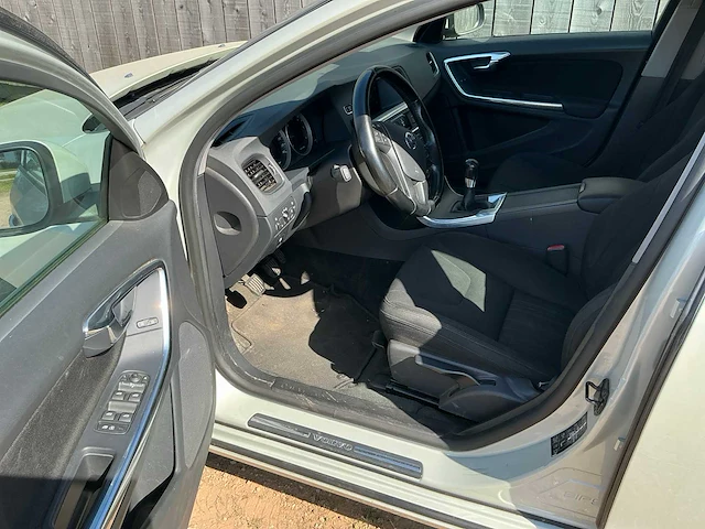 2013 volvo v60 personenauto - afbeelding 13 van  33