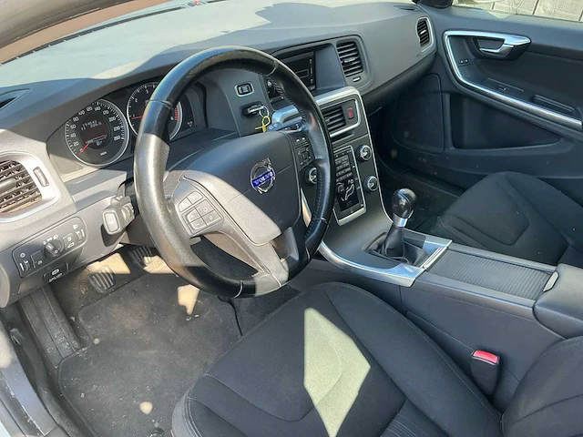 2013 volvo v60 personenauto - afbeelding 16 van  33