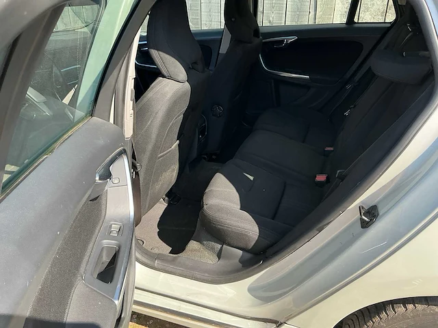 2013 volvo v60 personenauto - afbeelding 17 van  33