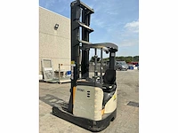 2014 crown esr5260 reachtruck - afbeelding 10 van  16
