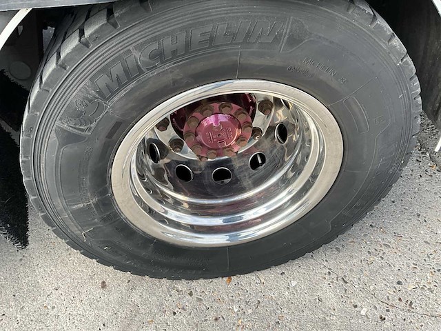 2014 daf xf510 fan vrachtwagen met van hool combi oplegger - afbeelding 32 van  105