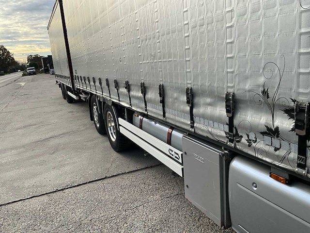 2014 daf xf510 fan vrachtwagen met van hool combi oplegger - afbeelding 42 van  105