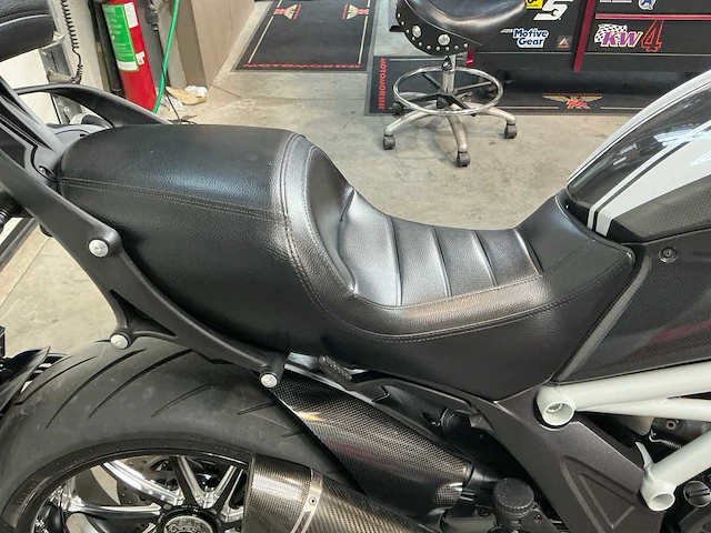 2014 ducati diavel carbon - afbeelding 13 van  60