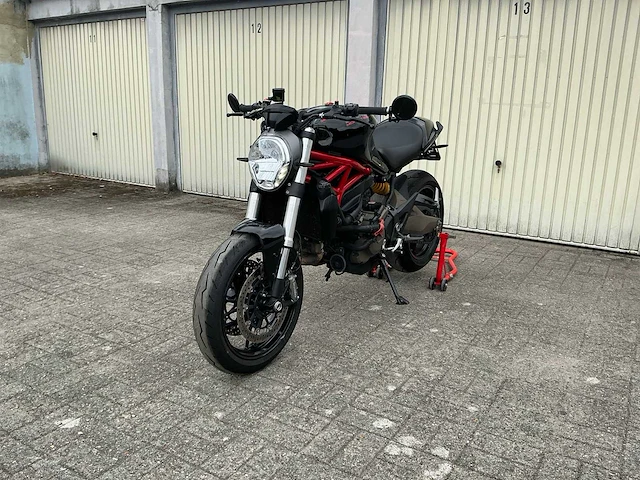 2014 ducati monster 821 naakte motorfiets - afbeelding 1 van  31