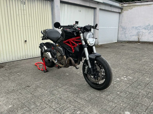 2014 ducati monster 821 naakte motorfiets - afbeelding 12 van  31