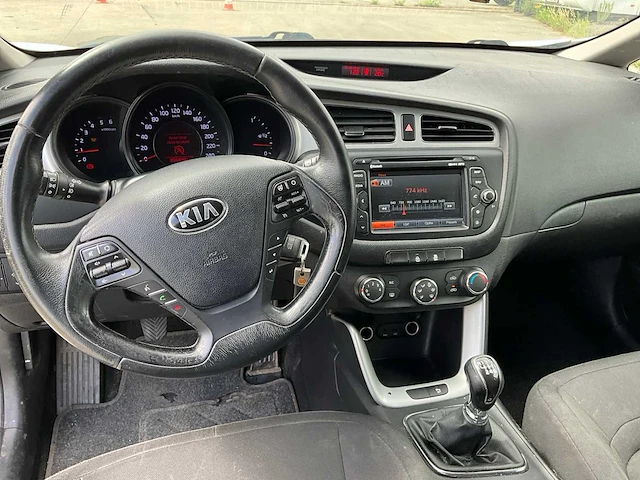 2014 kia cee’d personenauto - afbeelding 4 van  32