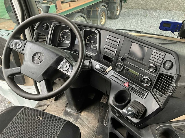2014 mercedes-benz 963-4-a vrachtwagen - afbeelding 25 van  43