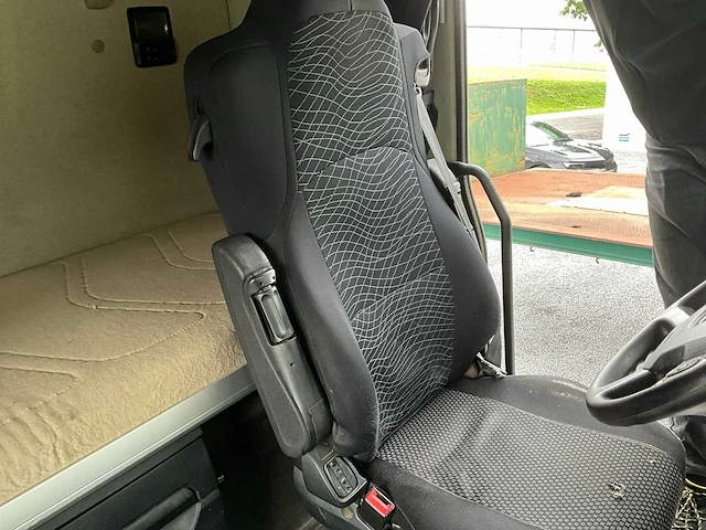 2014 mercedes-benz 963-4-a vrachtwagen - afbeelding 29 van  43