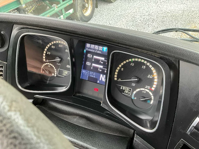 2014 mercedes-benz 963-4-a vrachtwagen - afbeelding 32 van  43