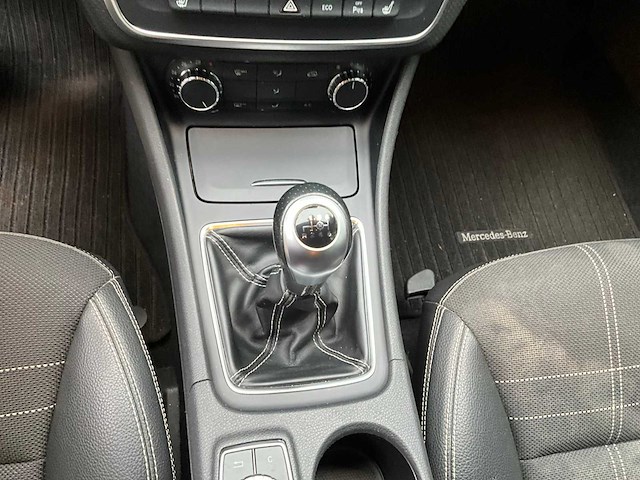 2014 mercedes-benz a 180 personenauto - afbeelding 4 van  27