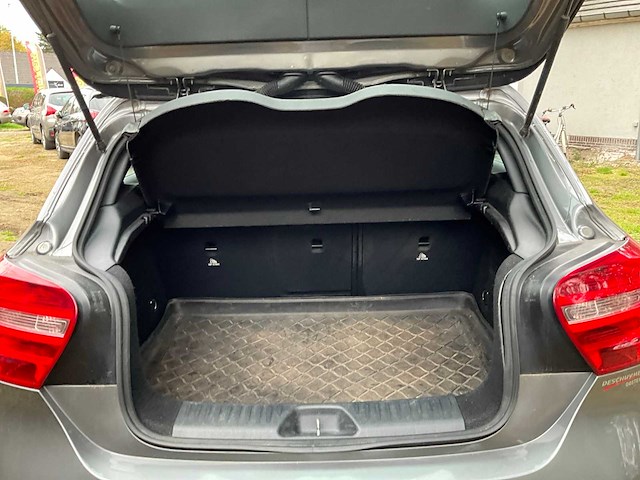 2014 mercedes-benz a 180 personenauto - afbeelding 11 van  27