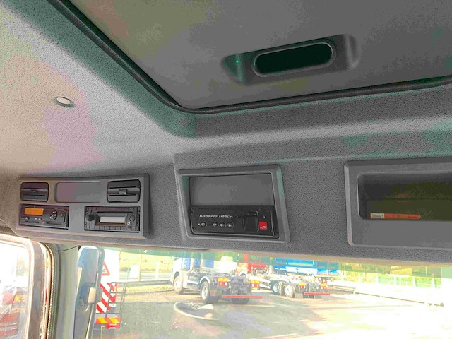 2014 mercedes-benz atego vrachtwagen met laadklep - afbeelding 3 van  33