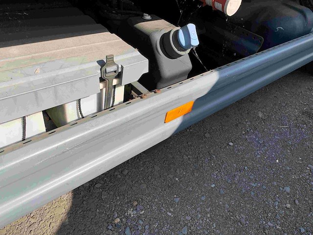 2014 mercedes-benz atego vrachtwagen met laadklep - afbeelding 11 van  33