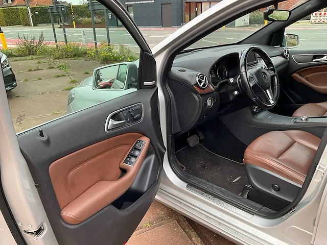 2014 mercedes-benz b personenauto - afbeelding 33 van  33