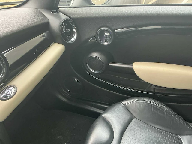 2014 mini cooper d cabrio - afbeelding 13 van  31