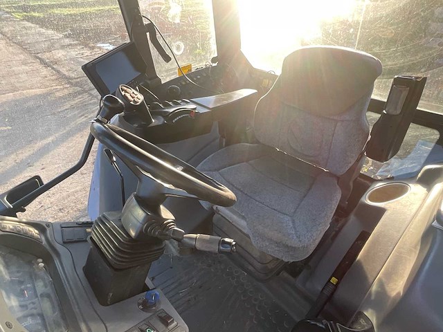 2014 new holland tvt195 4wd landbouwtractor 4wd - afbeelding 16 van  28