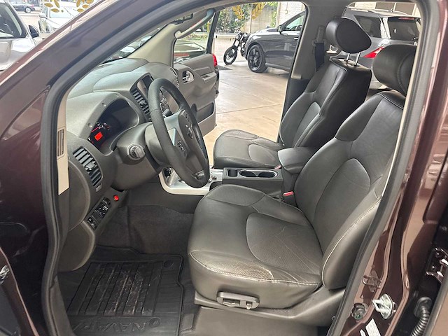 2014 nissan navara 3.0 v6 diesel - afbeelding 11 van  27