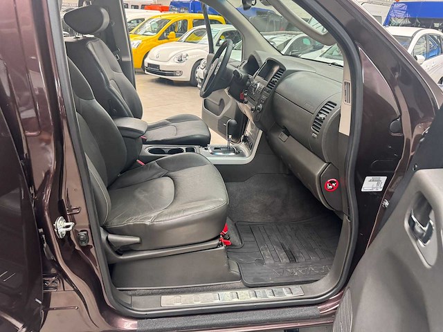 2014 nissan navara 3.0 v6 diesel - afbeelding 15 van  27