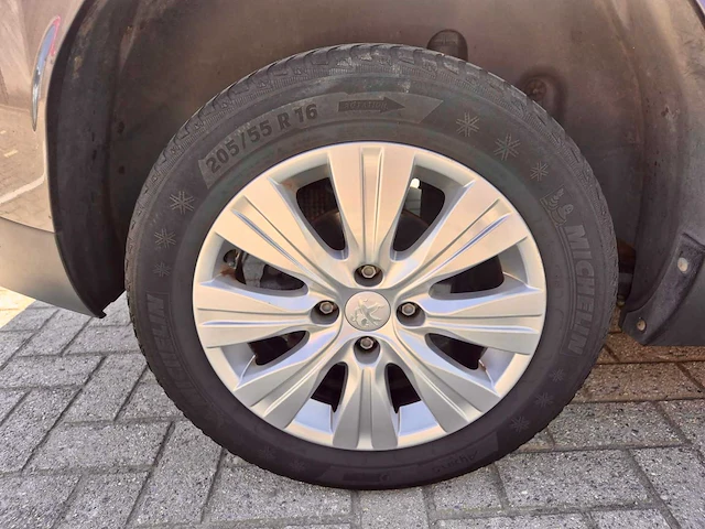 2014 peugeot 2008 personenauto - afbeelding 9 van  19