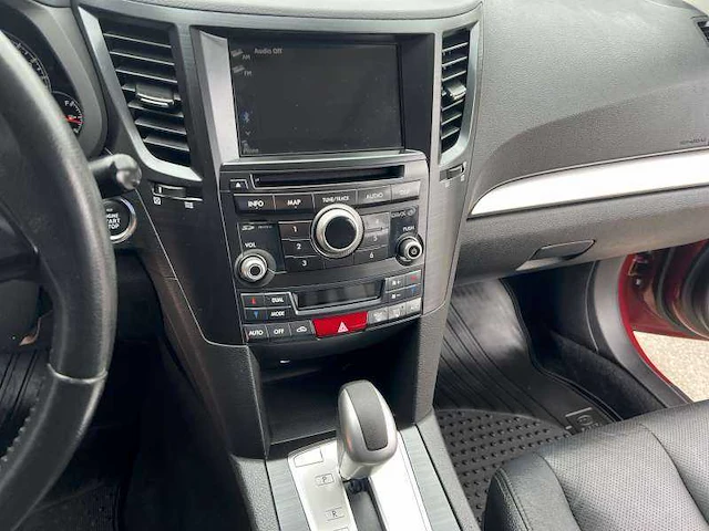 2014 subaru legacy outback awd - afbeelding 23 van  31
