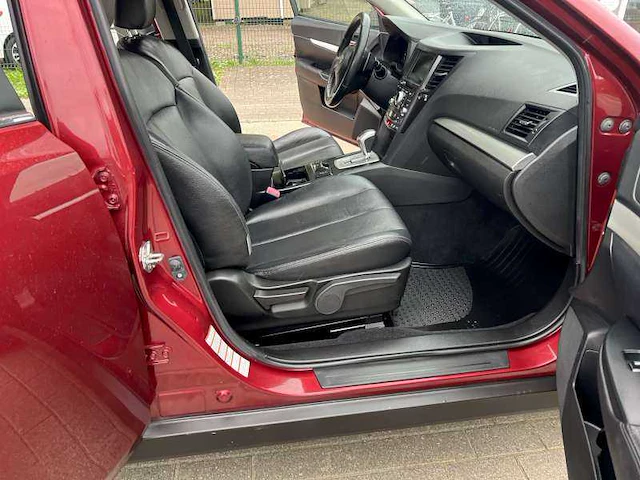 2014 subaru legacy outback awd - afbeelding 26 van  31