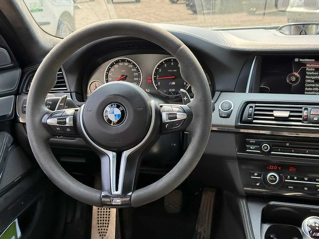 2015 - bmw m5 30 jahre editie - personenauto - afbeelding 11 van  45