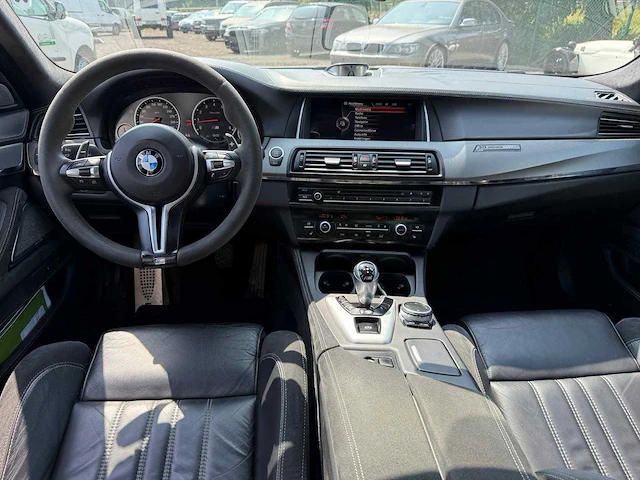 2015 - bmw m5 30 jahre editie - personenauto - afbeelding 13 van  45