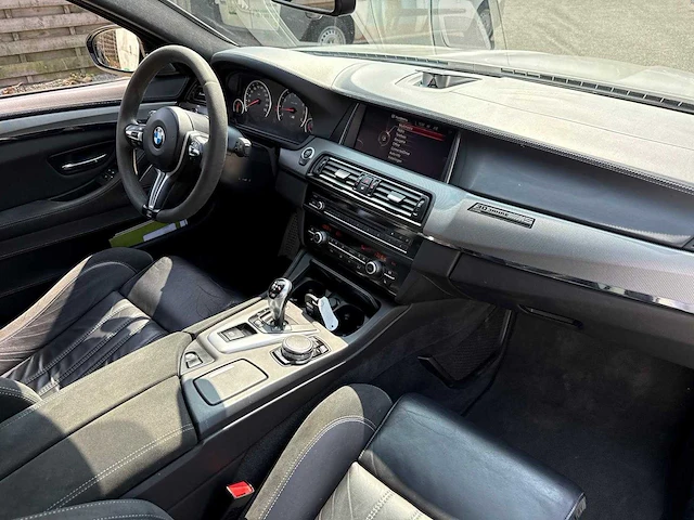 2015 - bmw m5 30 jahre editie - personenauto - afbeelding 19 van  45