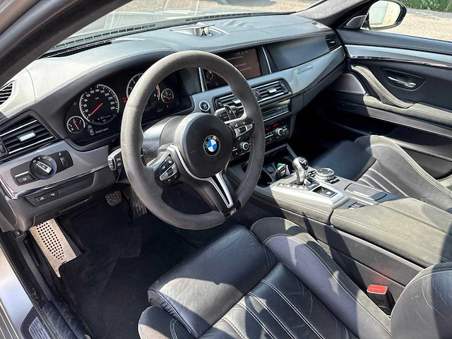 2015 - bmw m5 30 jahre editie - personenauto - afbeelding 24 van  45
