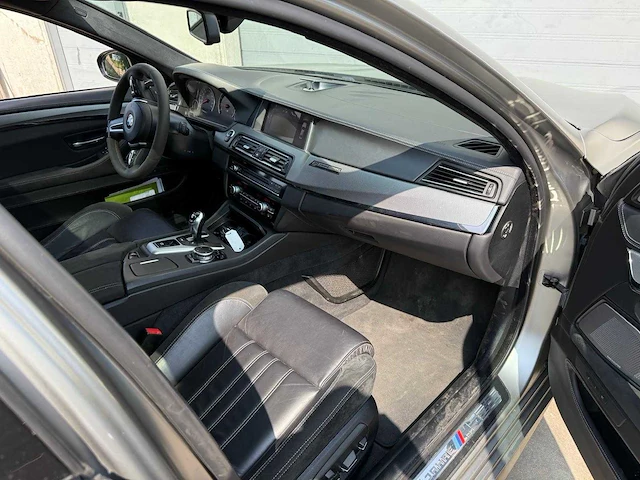 2015 - bmw m5 30 jahre editie - personenauto - afbeelding 29 van  45