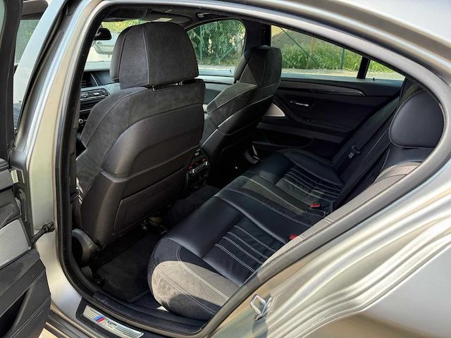 2015 - bmw m5 30 jahre editie - personenauto - afbeelding 4 van  45