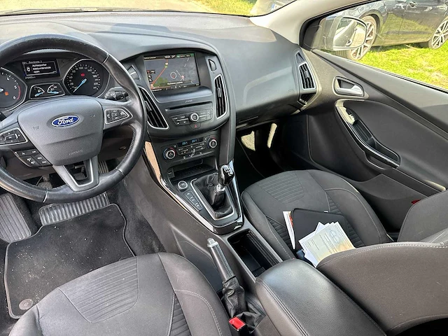 2015 - ford focus - personenauto - afbeelding 5 van  32