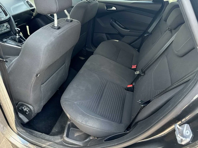 2015 - ford focus - personenauto - afbeelding 8 van  32