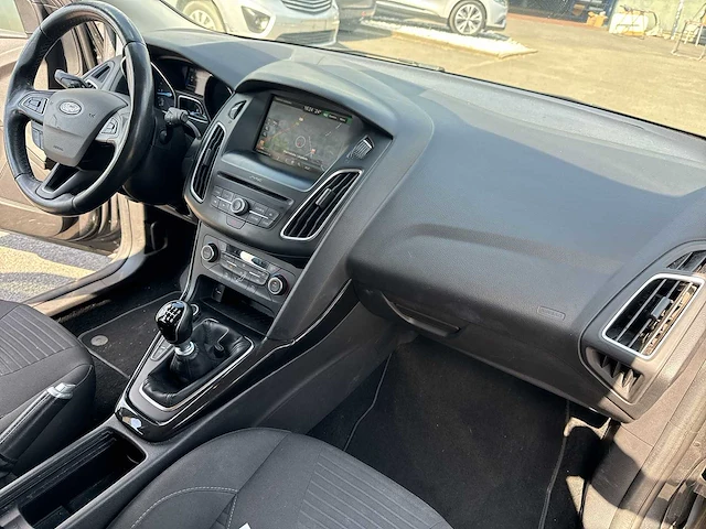 2015 - ford focus - personenauto - afbeelding 13 van  32
