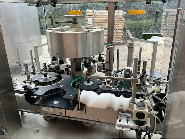 2015 - gernep labetta flessen eticketeer machine - afbeelding 10 van  15