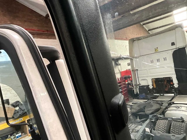 2015 - man tgx - vrachtwagen - afbeelding 15 van  32