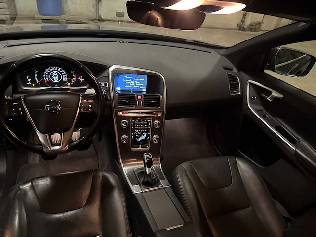 2015 - volvo xc60 - personenauto - afbeelding 14 van  37