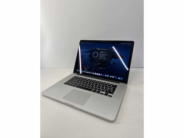 2015 apple macbook pro macbook pro 15.4” a1398 15.4” inch core i7 gen 4 16gb ram 512gb ssd - afbeelding 1 van  12