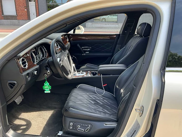 2015 bentley flying spur v8 - personenauto - afbeelding 14 van  67