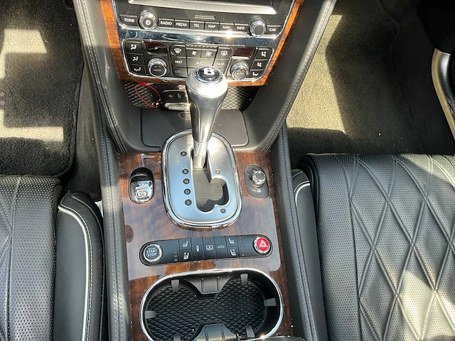 2015 bentley flying spur v8 - personenauto - afbeelding 25 van  67