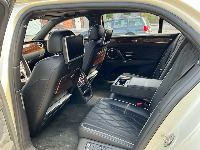 2015 bentley flying spur v8 - personenauto - afbeelding 37 van  67