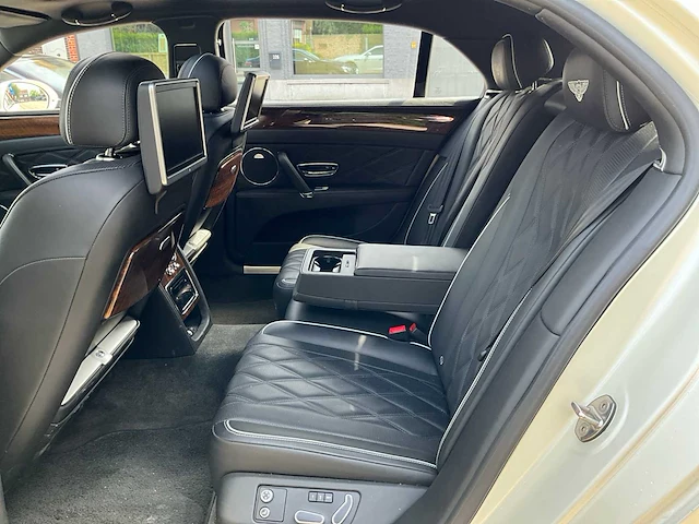 2015 bentley flying spur v8 - personenauto - afbeelding 38 van  67