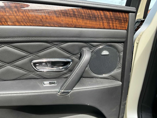 2015 bentley flying spur v8 - personenauto - afbeelding 41 van  67
