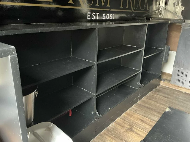 2015 breed inzetbare foodtruck - afbeelding 16 van  50