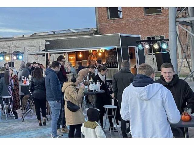 2015 breed inzetbare foodtruck - afbeelding 23 van  50