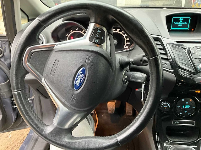 2015 ford fiesta personenauto - afbeelding 8 van  29
