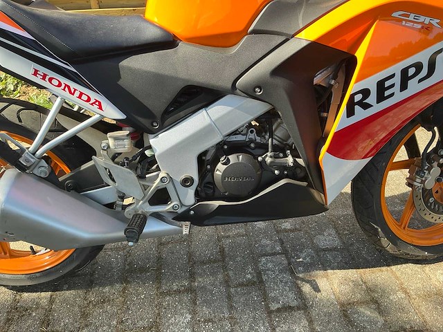 2015 honda cbr 125r motorfiets - afbeelding 9 van  24